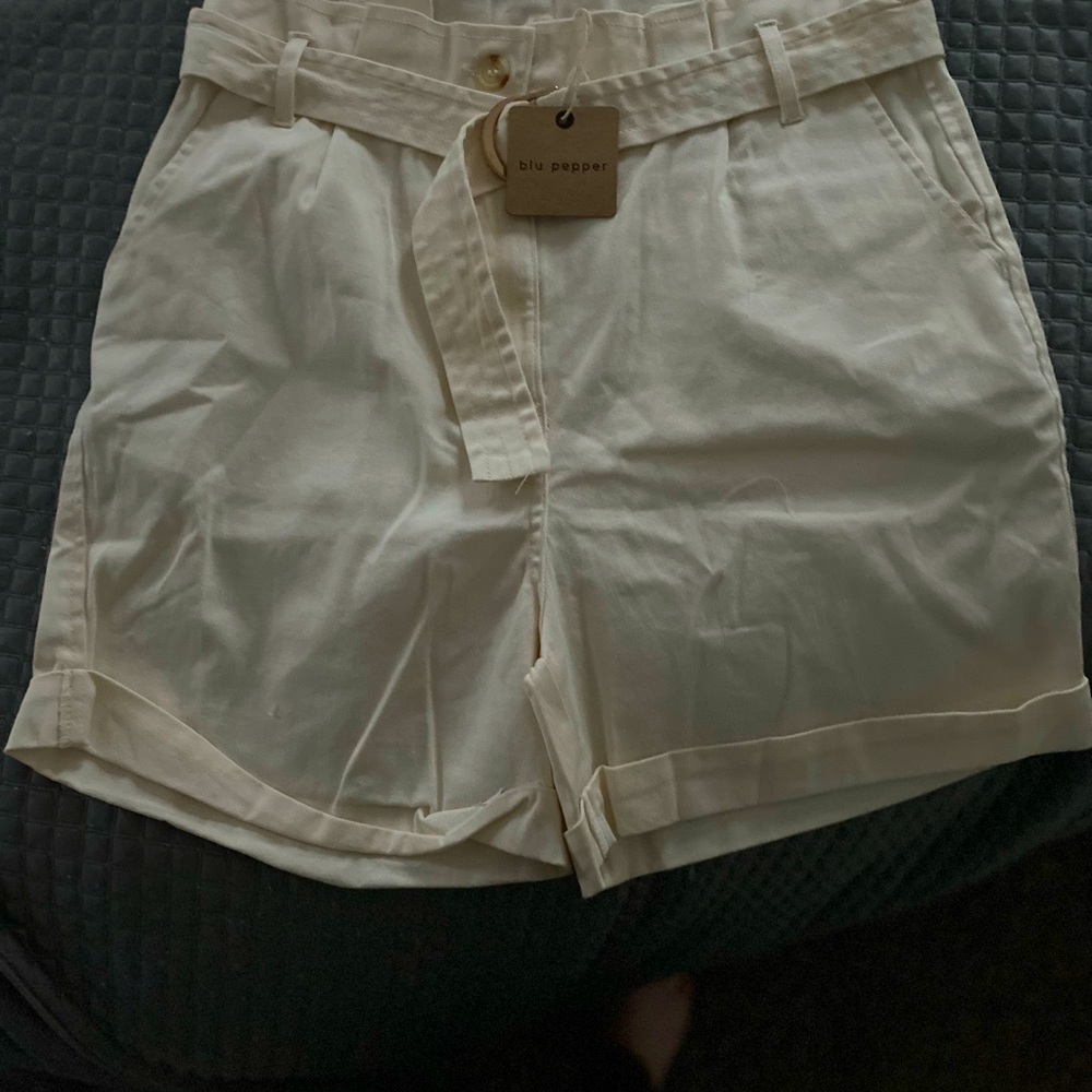 Blu Pepper ivory high waisted belted shorts
